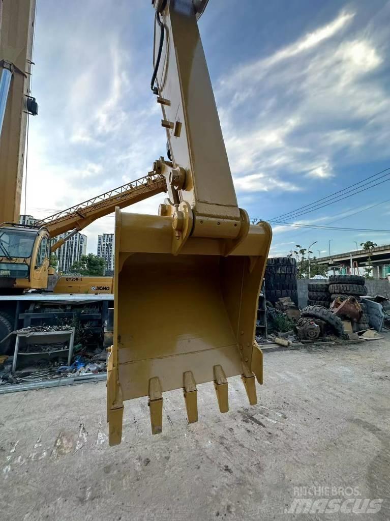 CAT 320D2 Bandgrävare