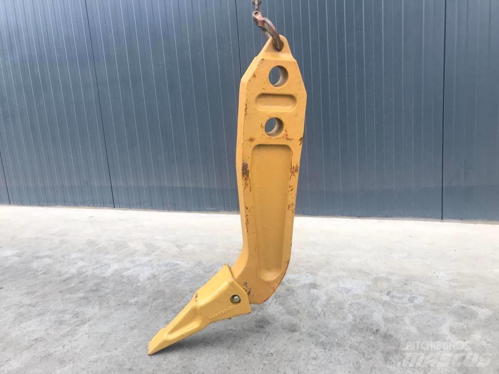 Komatsu D65 Shank Rivare