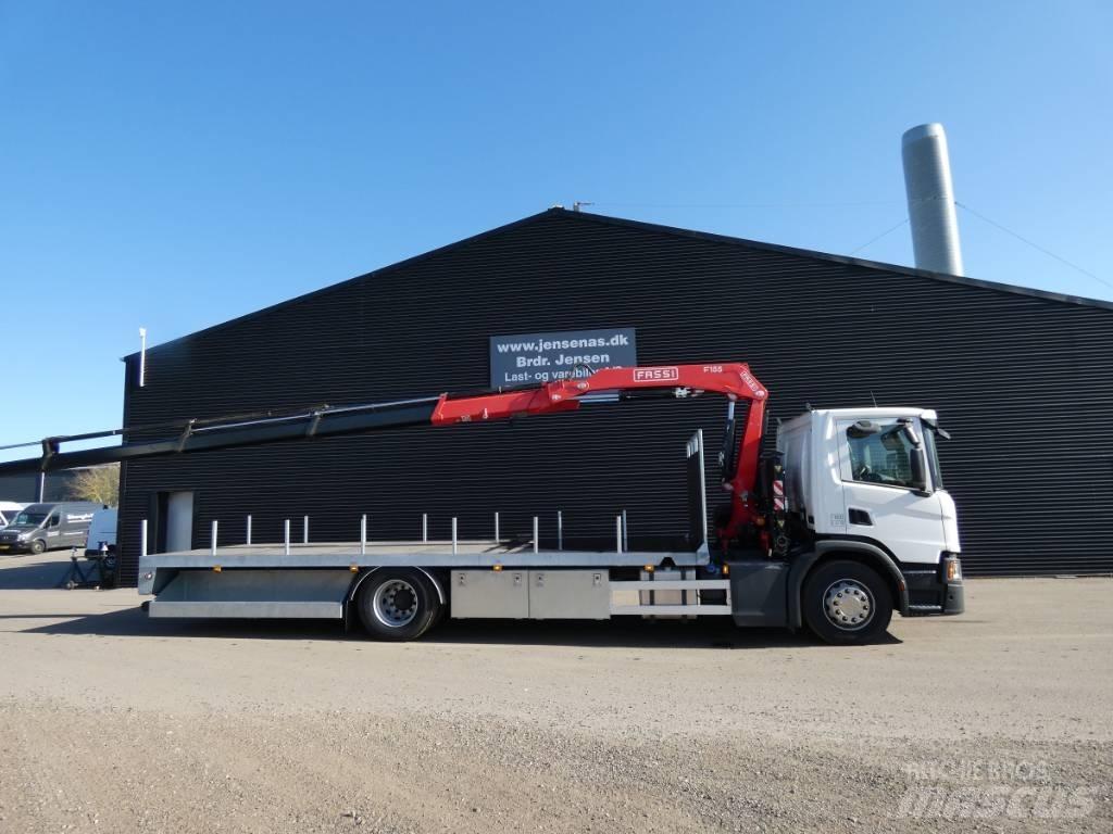 Scania P 220 Kranbilar