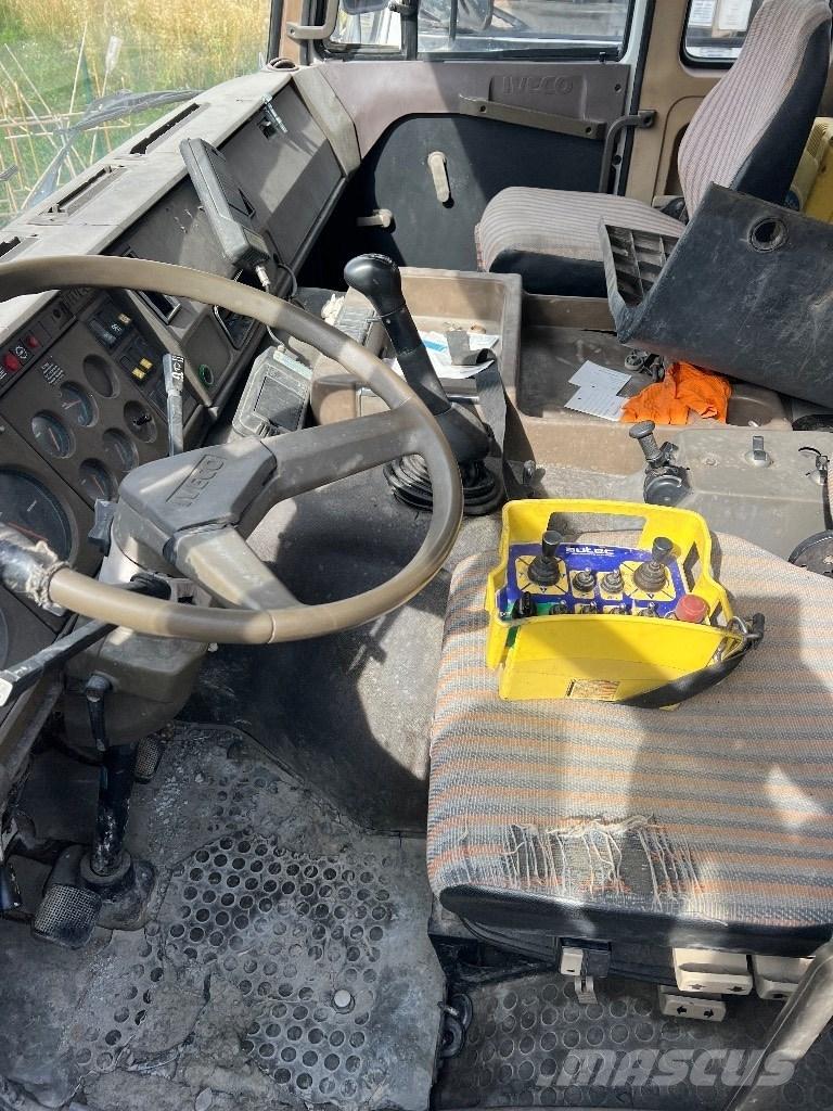 Iveco 330-36 H Lastbilar med betongpump
