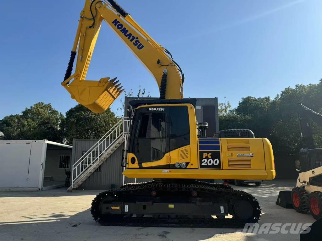 Komatsu PC 200-8 Bandgrävare