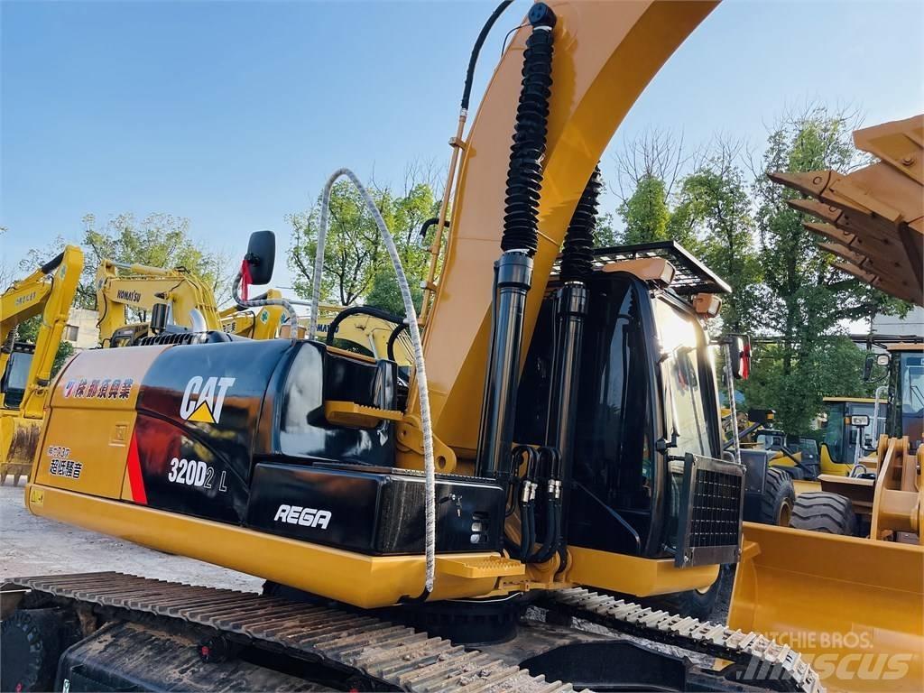 CAT 320d2l Bandgrävare