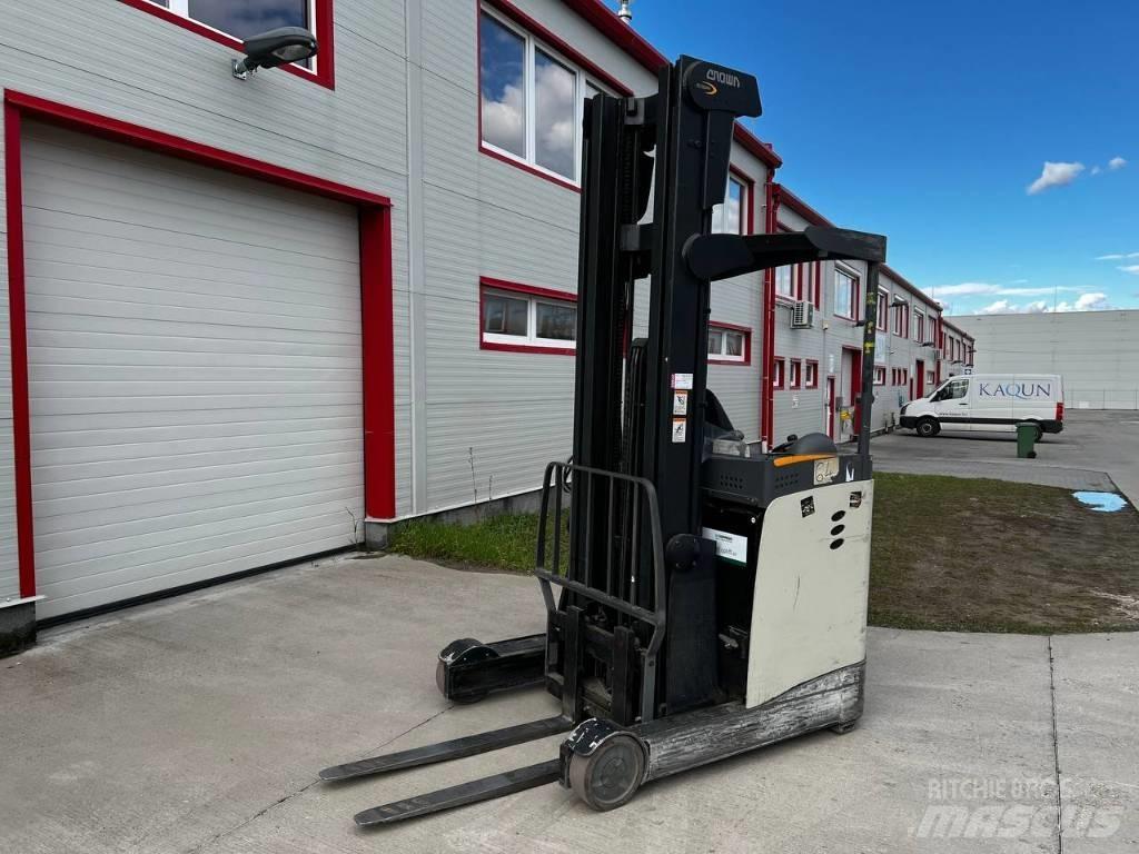 Crown ESR 5000 Skjutstativtruck