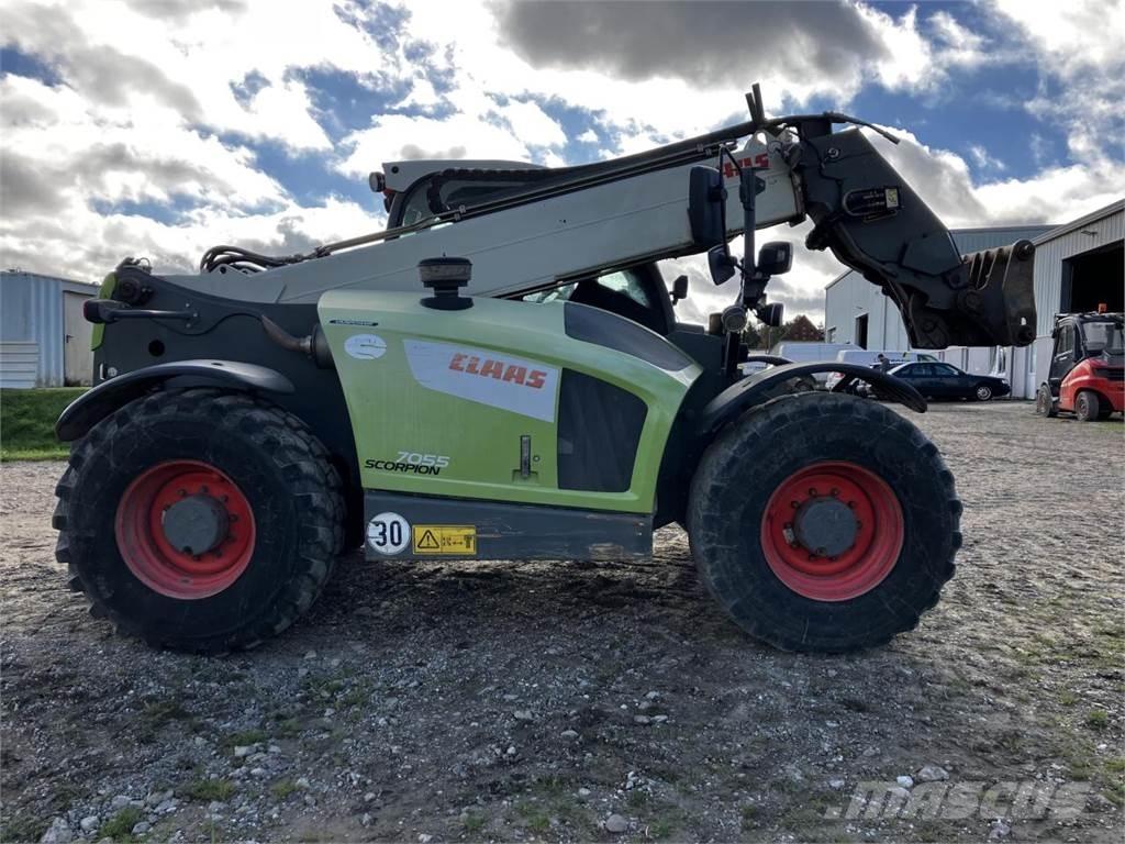 CLAAS 7055 Redskapsbärare för lantbruk