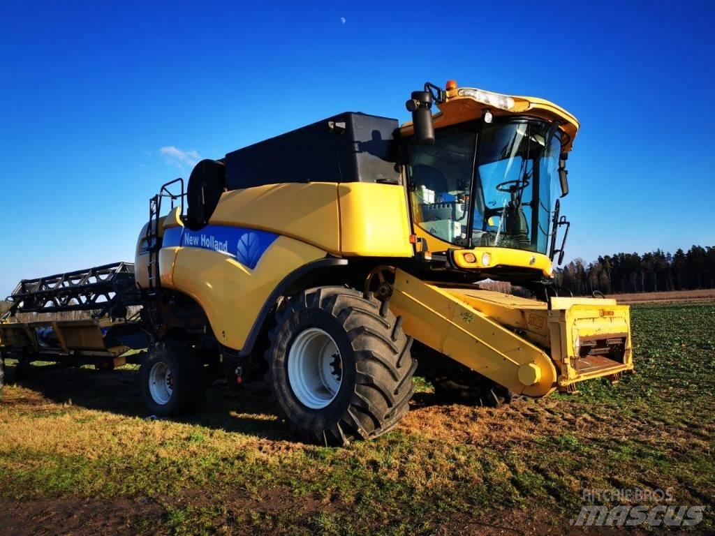 New Holland CX 8080 Skördetröskor