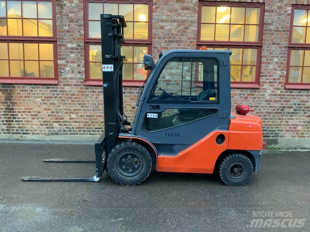 Toyota 02-8 FD F 30 Dieselmotviktstruckar
