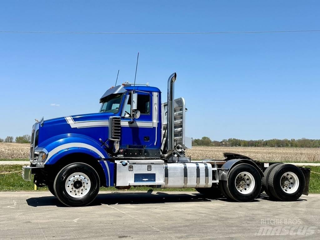 Mack Titan TD 713 Övriga bilar