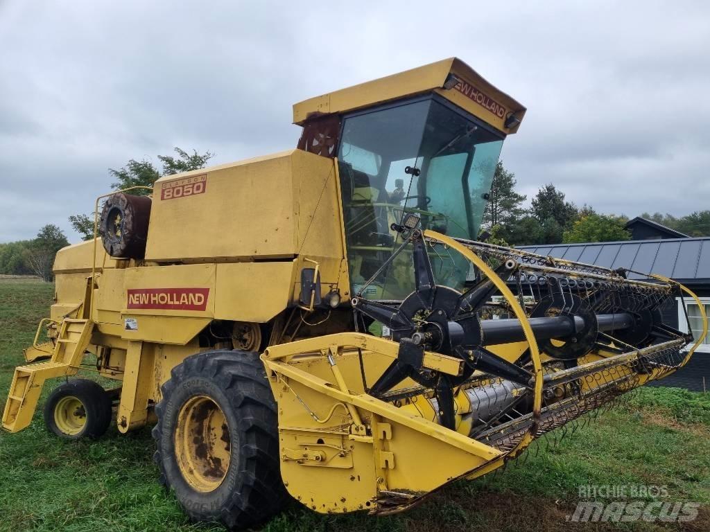 New Holland 8050 Skördetröskor