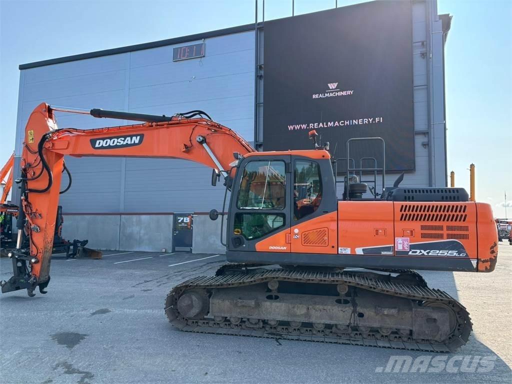 Doosan DX255LC-5 Bandgrävare