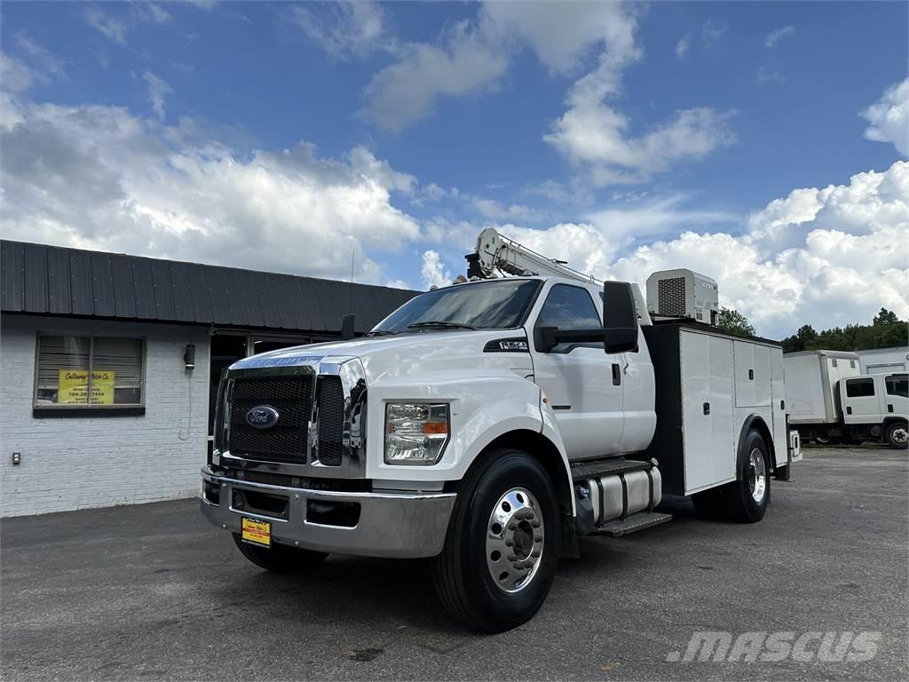 Ford F750 Plogbilar
