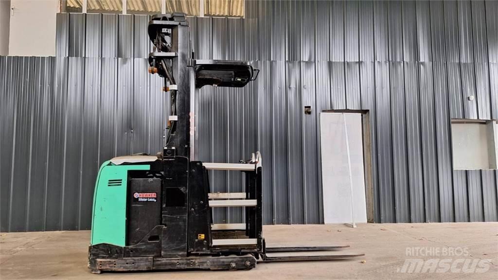 CAT NOH10N Plocktruck, mediumlyftande