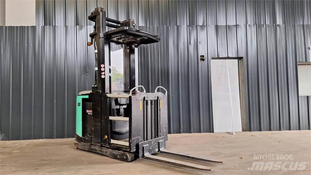 CAT NOH10N Plocktruck, mediumlyftande