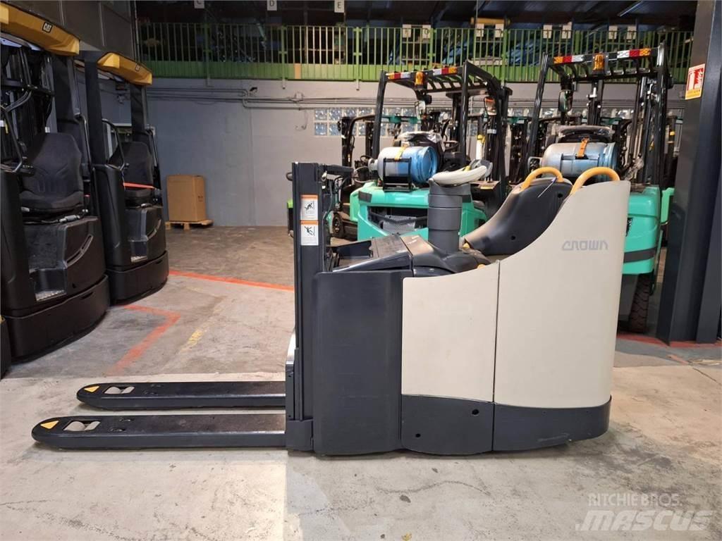 Crown DT3040 Staplare