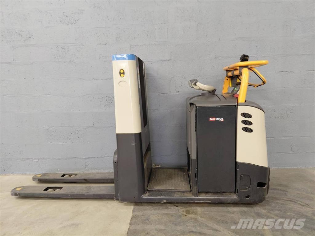 Crown GPC3045 Plocktruck, mediumlyftande