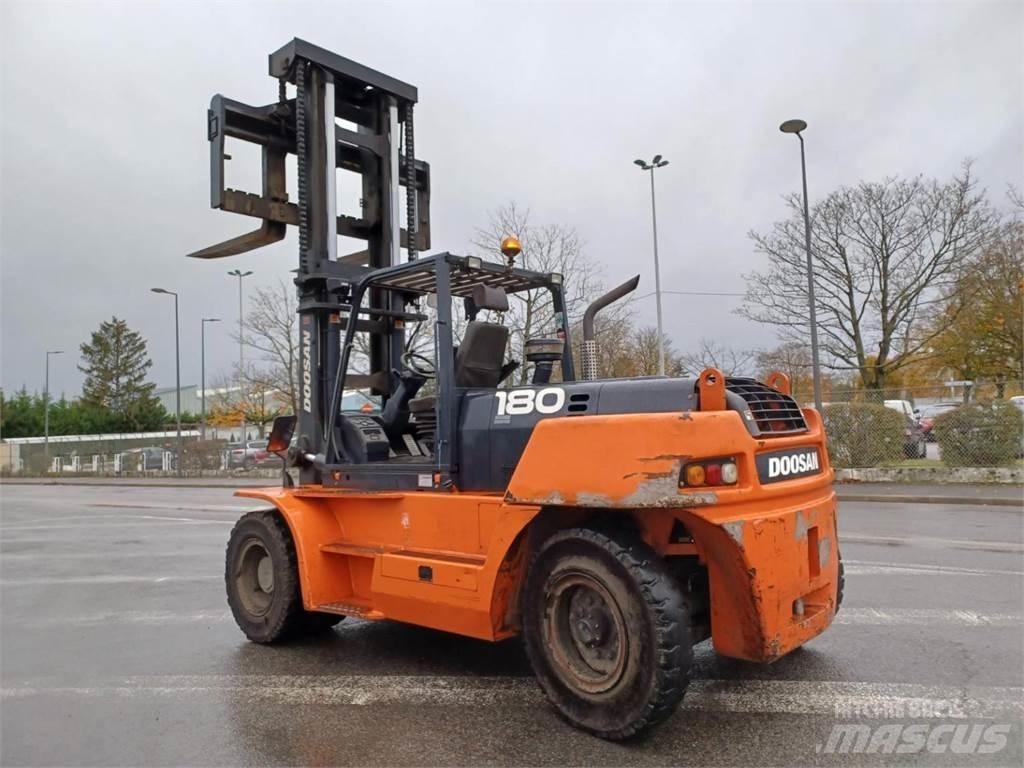 Doosan D1808-S Övriga motviktstruckar