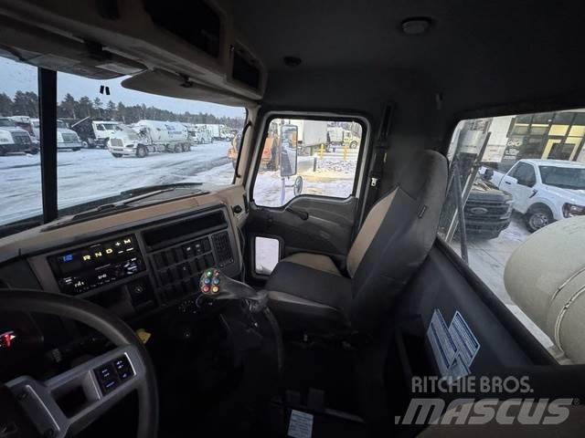 Mack GRANITE Övriga bilar