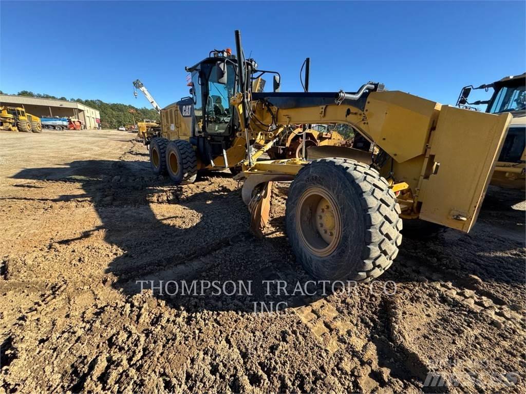 CAT 12 M3 Väghyvlar