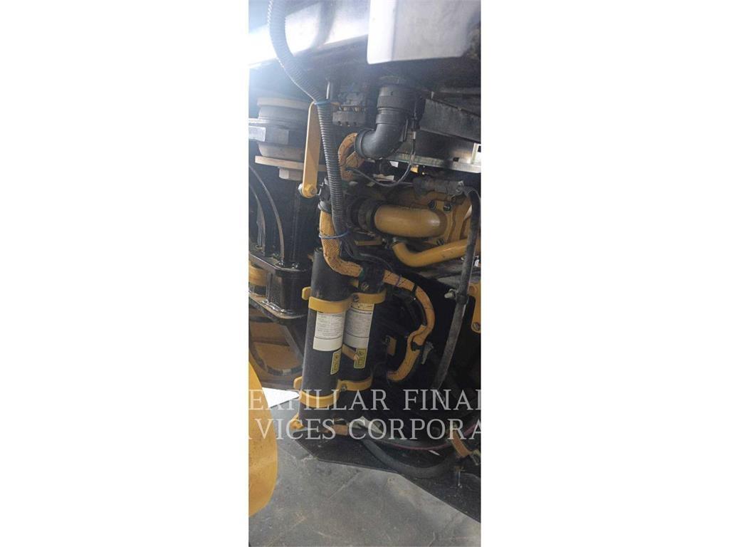 CAT 120-14 Väghyvlar