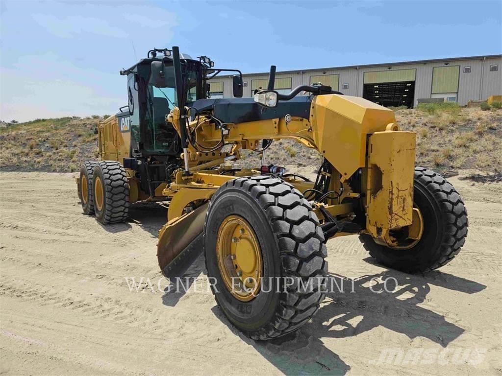 CAT 120M2 AWD Väghyvlar
