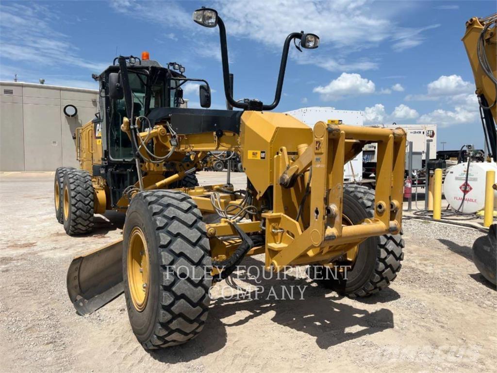 CAT 120M2AW Väghyvlar