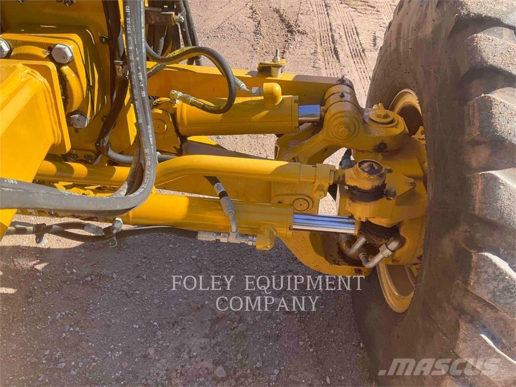 CAT 120M2AW Väghyvlar