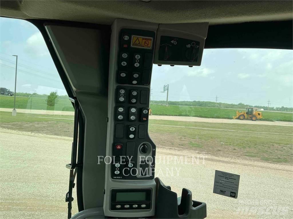 CAT 120M2AWD Väghyvlar