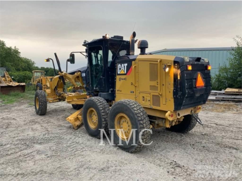 CAT 12M Väghyvlar