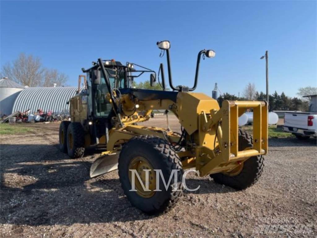 CAT 12M2 Väghyvlar
