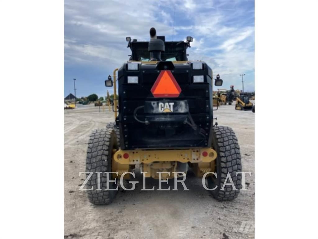 CAT 12M2 Väghyvlar