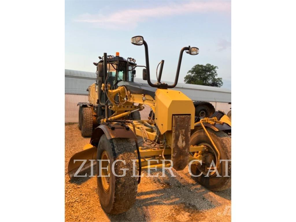 CAT 12M2 Väghyvlar