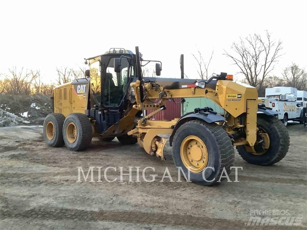 CAT 12M2 AWD Väghyvlar