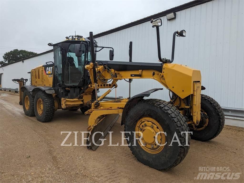 CAT 12M2AWD Väghyvlar