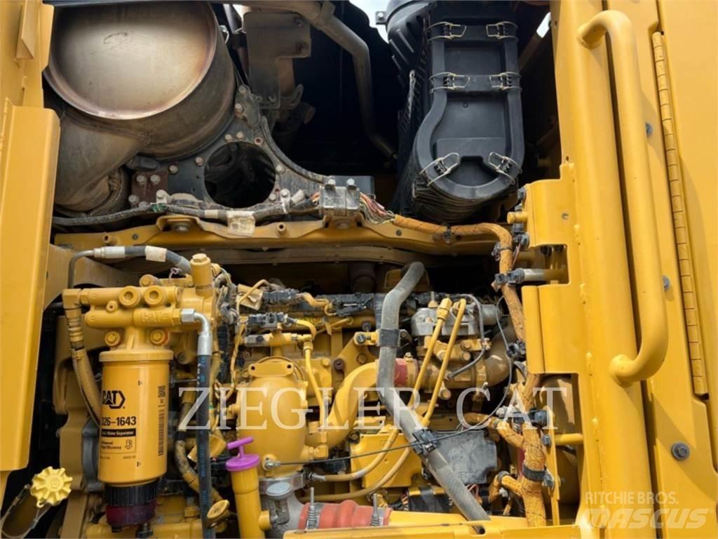 CAT 12M2AWD Väghyvlar