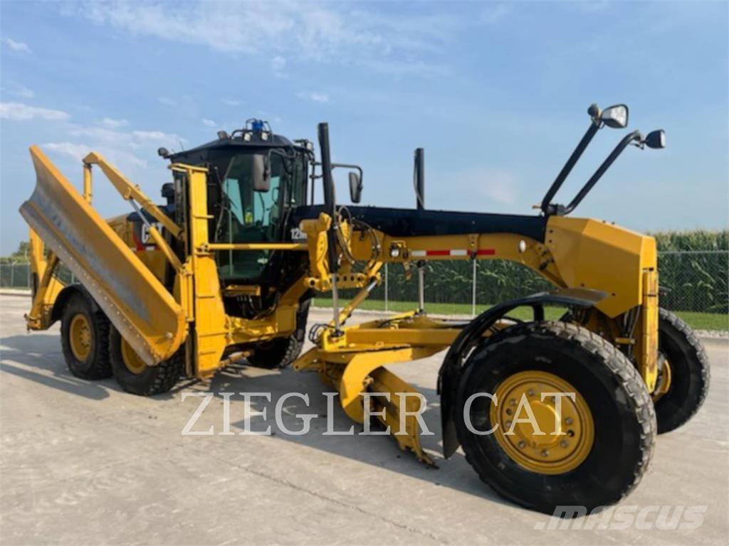 CAT 12M2AWD Väghyvlar
