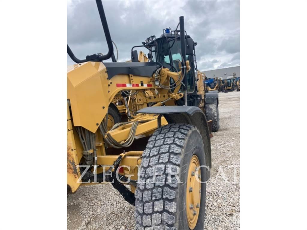 CAT 12M2AWD Väghyvlar