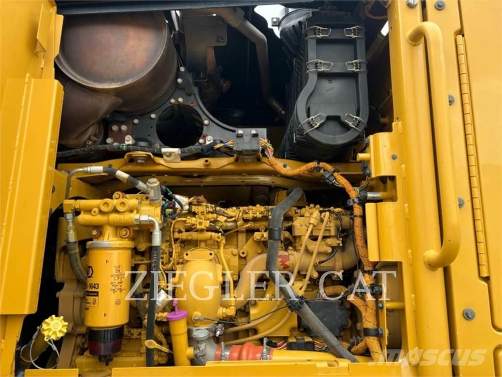 CAT 12M2AWD Väghyvlar