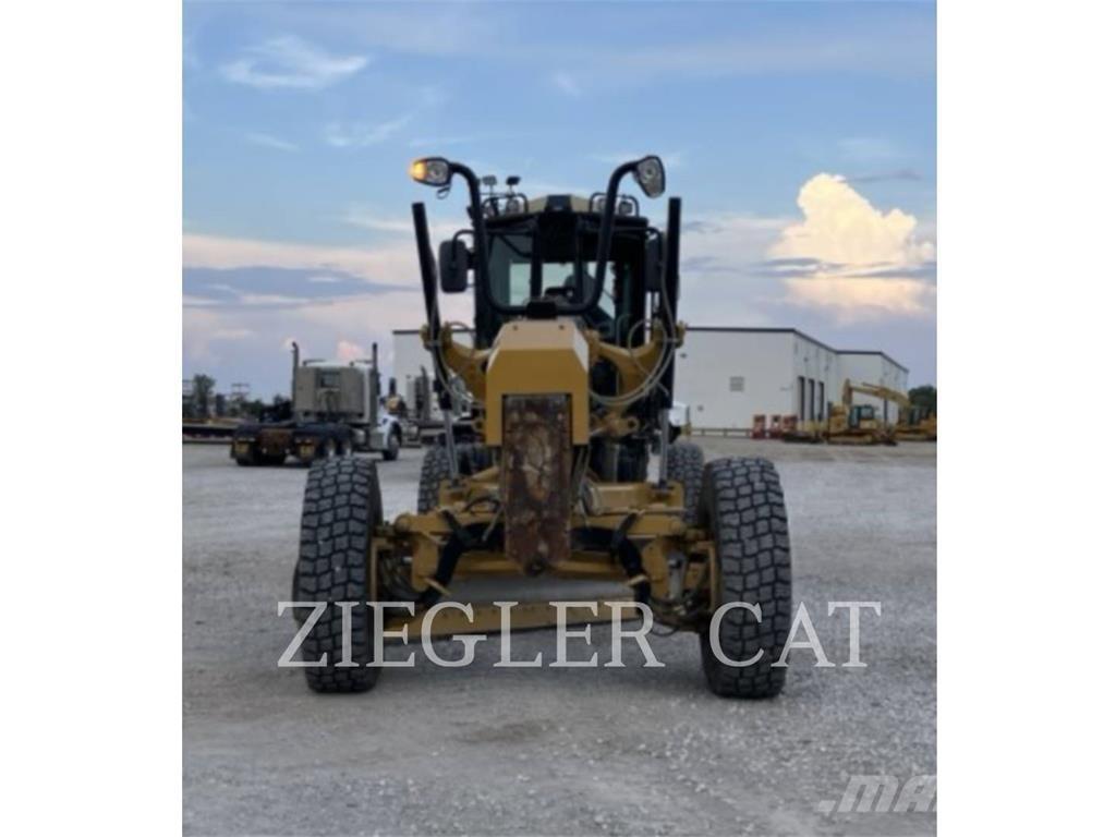 CAT 12M2AWD Väghyvlar