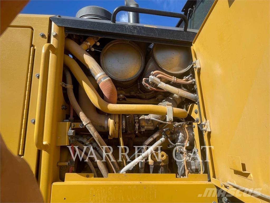 CAT 12M3 AWD Väghyvlar