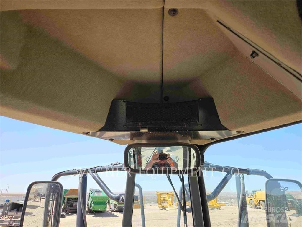 CAT 12M3 AWD Väghyvlar