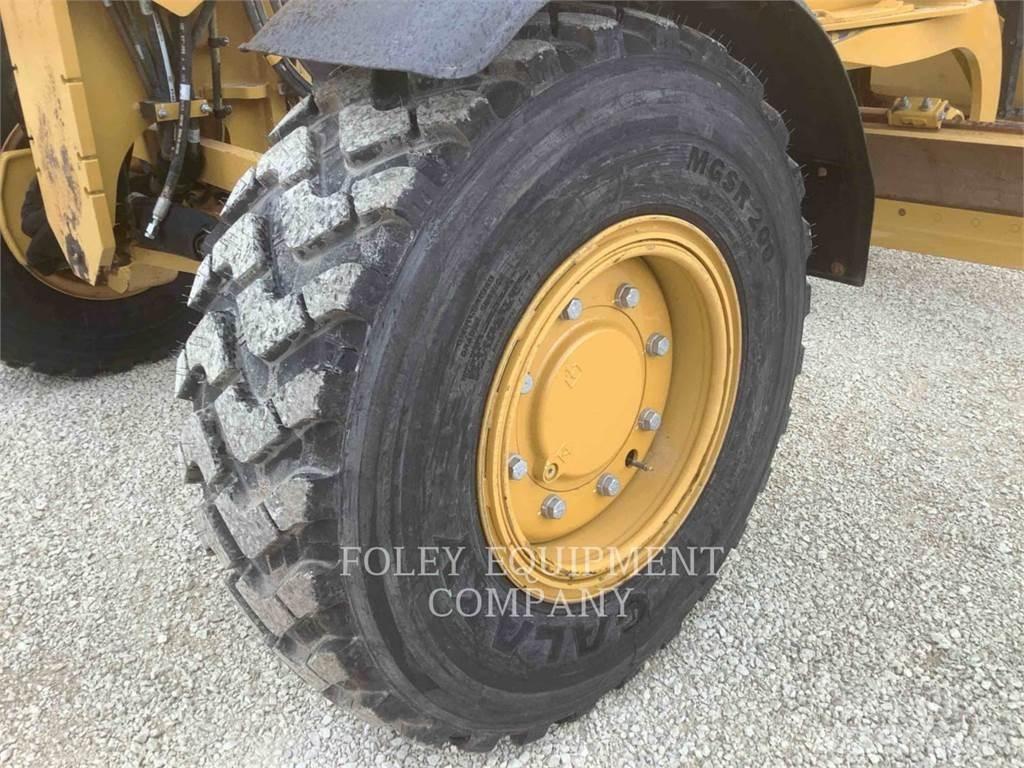 CAT 12M3AW Väghyvlar