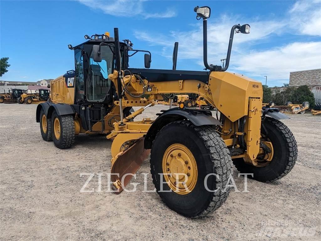 CAT 12M3AWD Väghyvlar