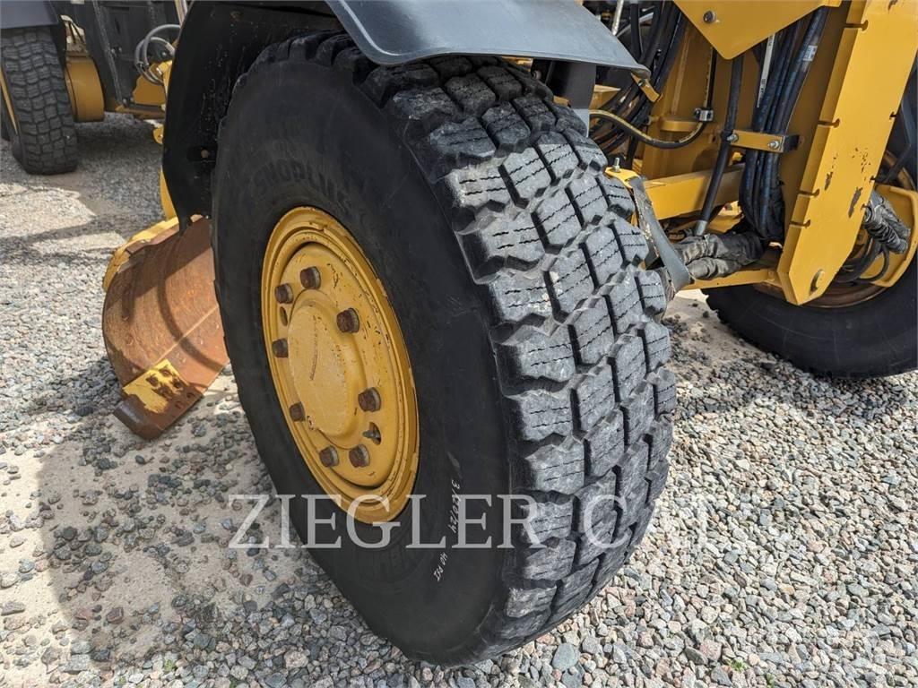 CAT 12M3AWD Väghyvlar