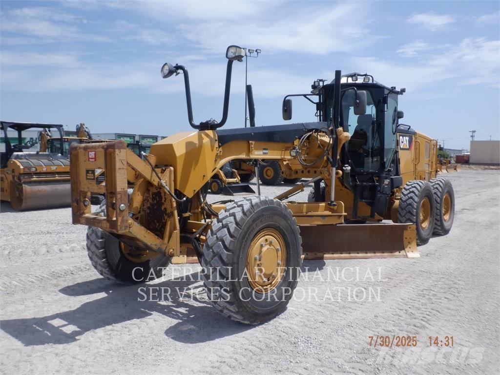 CAT 12M3AWD Väghyvlar