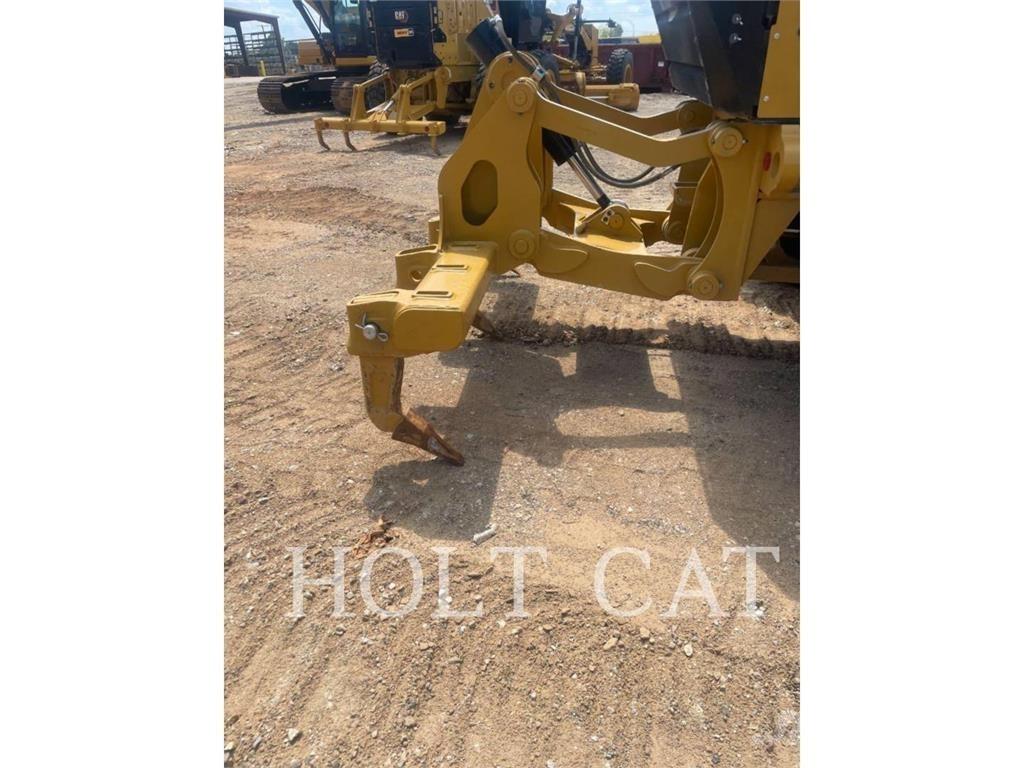 CAT 140 Väghyvlar