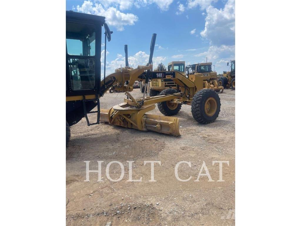 CAT 140 Väghyvlar