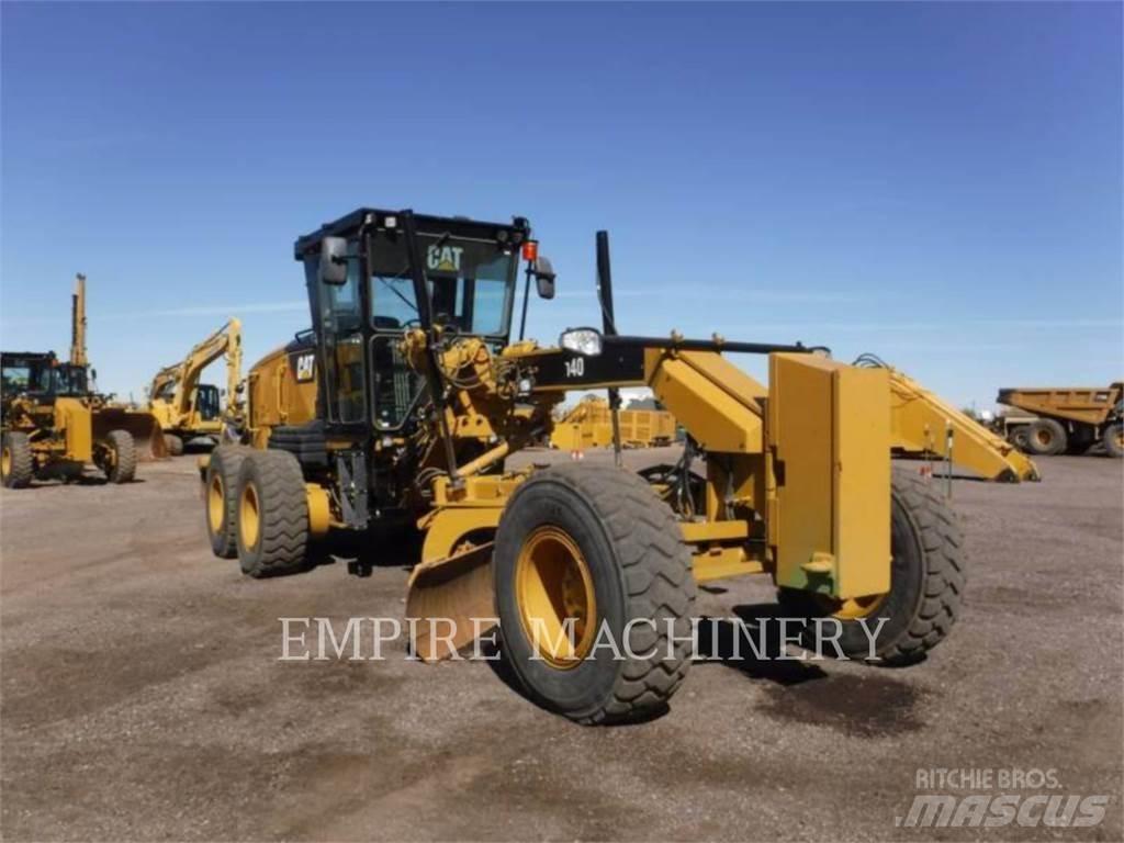 CAT 140-13 Väghyvlar