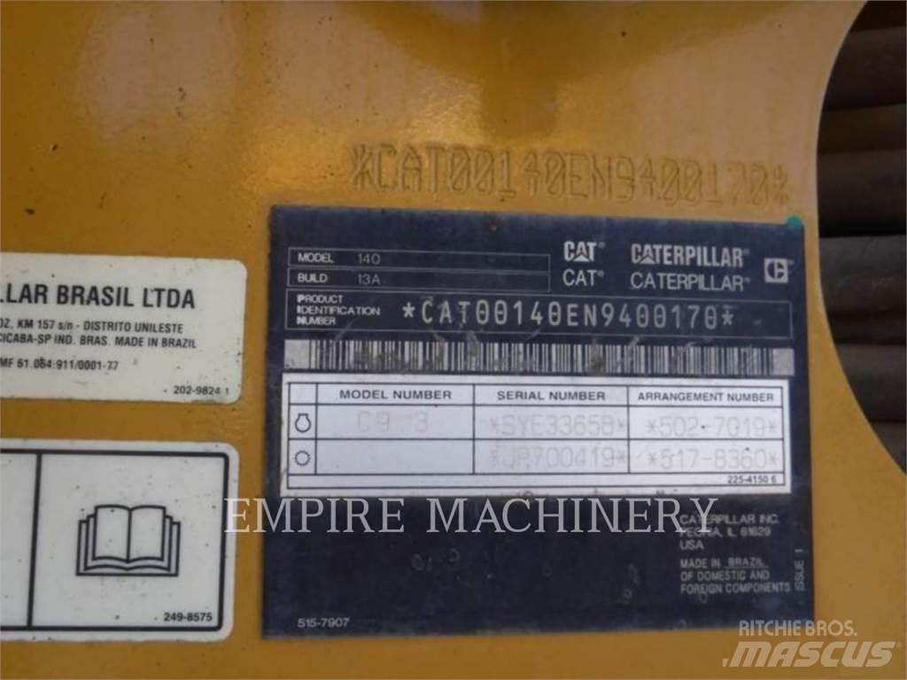 CAT 140-13 Väghyvlar