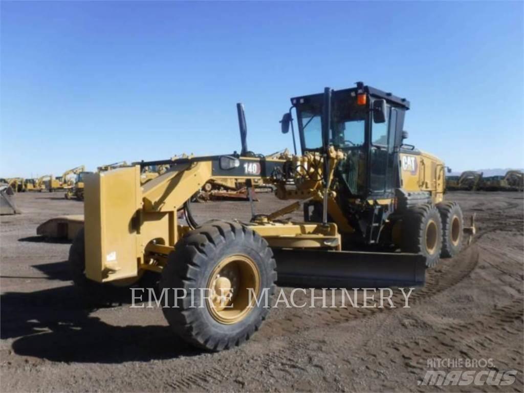 CAT 140-13 Väghyvlar