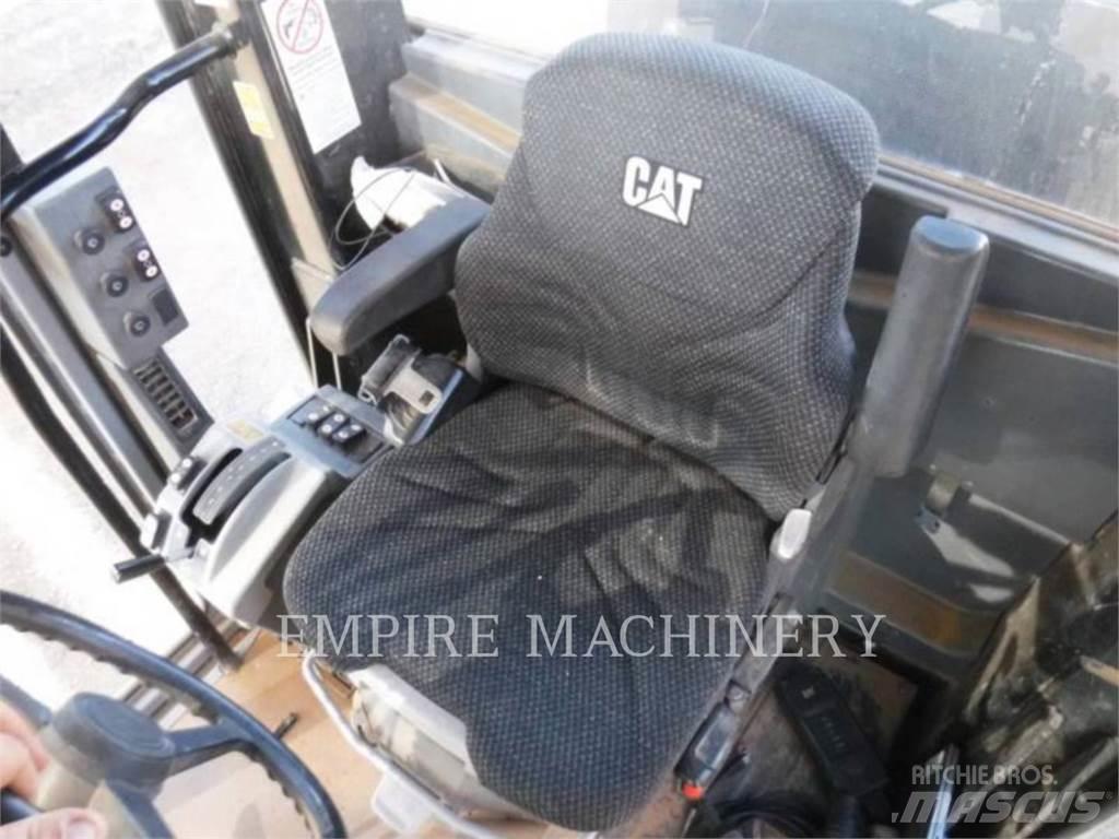 CAT 140-13 Väghyvlar