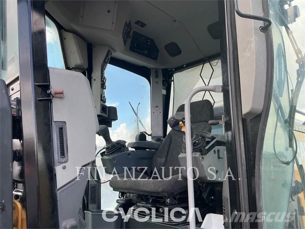 CAT 140-15 Väghyvlar